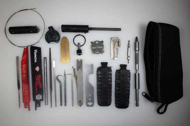 SurvivalToolkitE28093SmallToolkitforGoBag